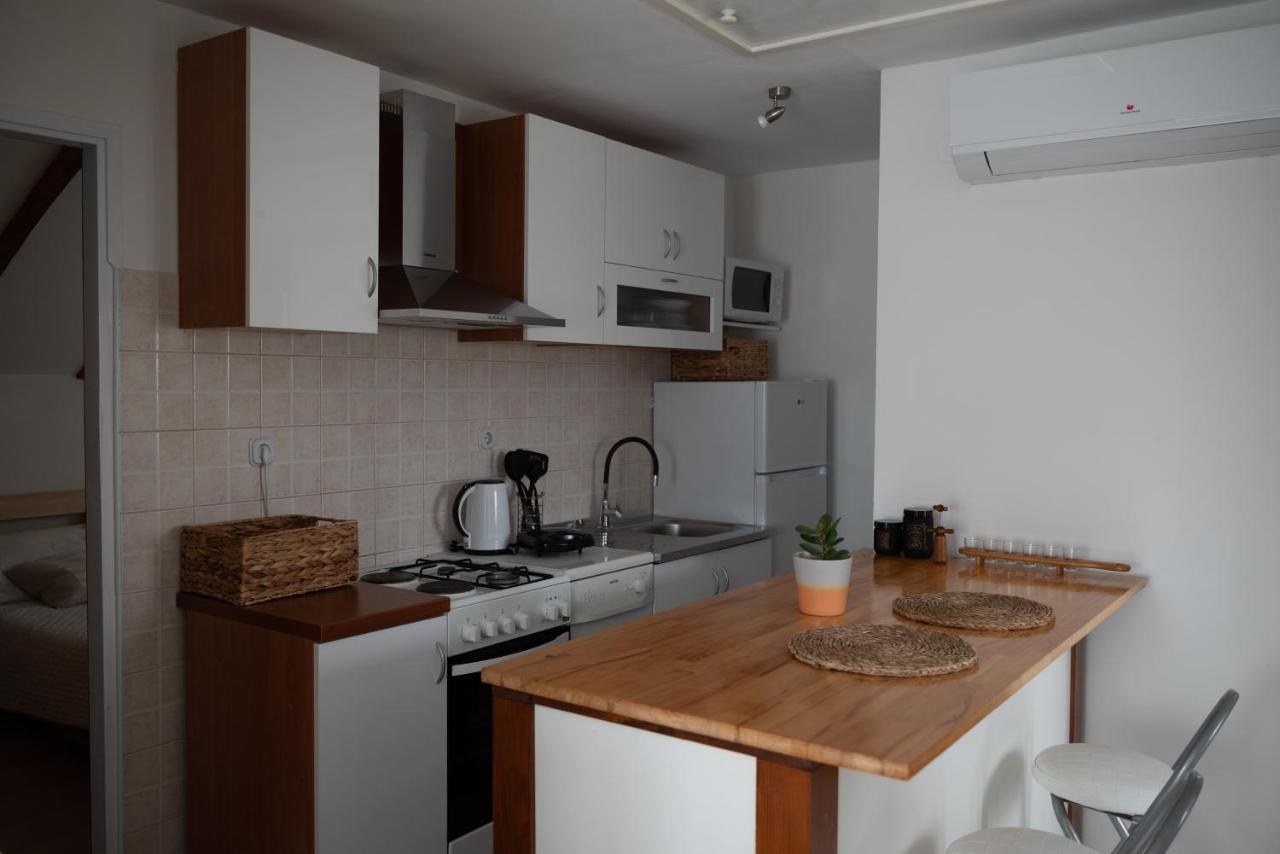 Apartman Milutin Vrsi Esterno foto