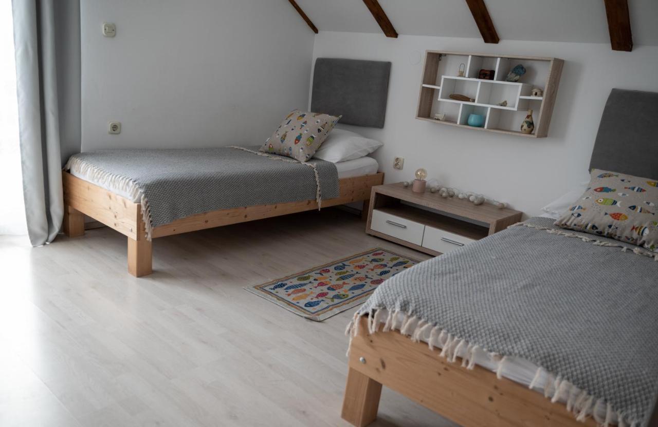 Apartman Milutin Vrsi Esterno foto