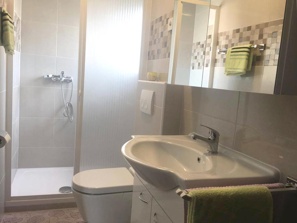 Apartman Milutin Vrsi Esterno foto
